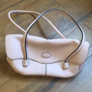 Baby pink “Gucci” shoulder bag.